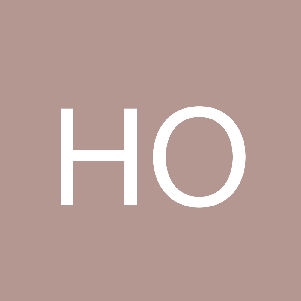 Meet your Posher, Holly